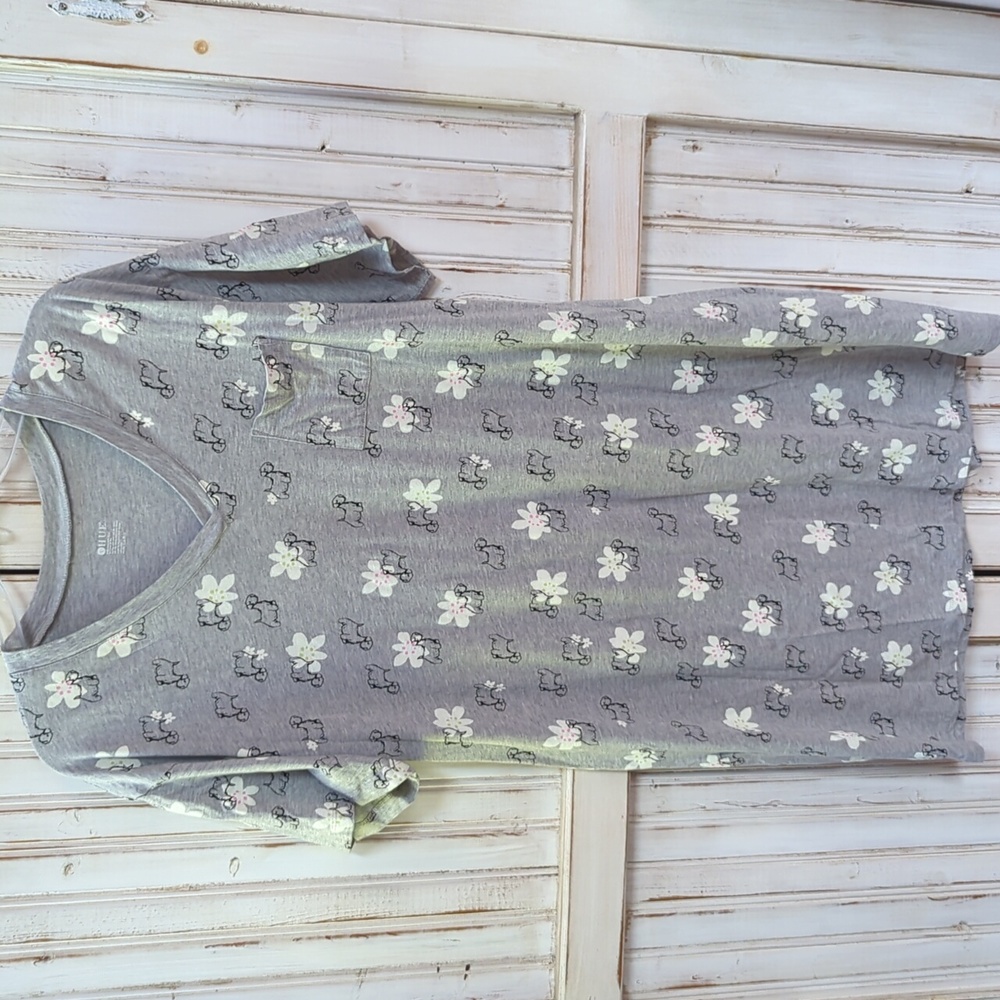 Hue, grey doggie theme night shirt. Lg